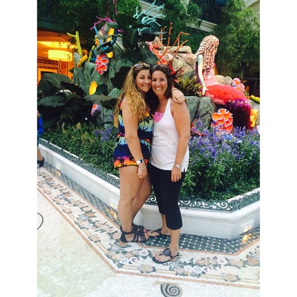 Meet your Posher, Caitlin - Picture 2 of 2