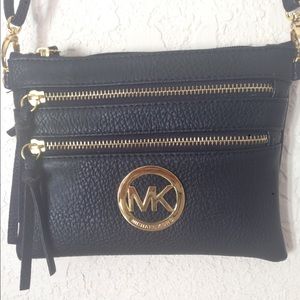 SUPER CUTE Micheal Kors Side Bag