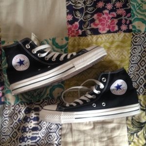 Black Converse Chuck Taylor size 9