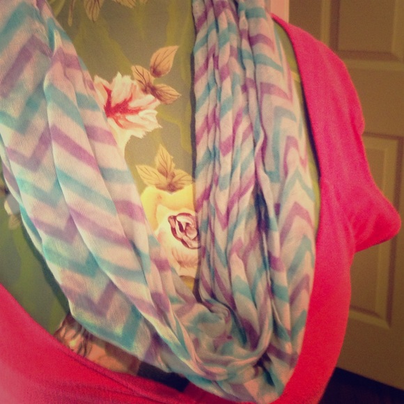 Infinity scarf. Great design, comfortable - Picture 1 of 2
