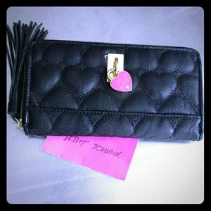 🎉HP🎉Betsey Johnson Wallet Black w 💟 and Tassel