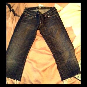 Seven for all mankind size 27 black wash Capri