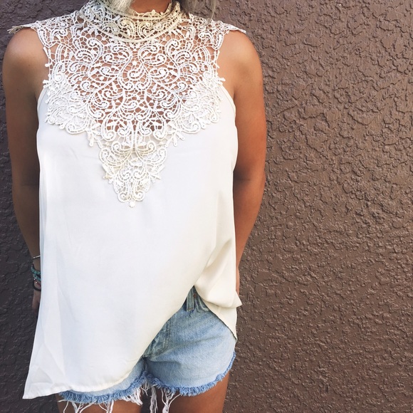 Tops - HOST PICK!! Lace top • NWT