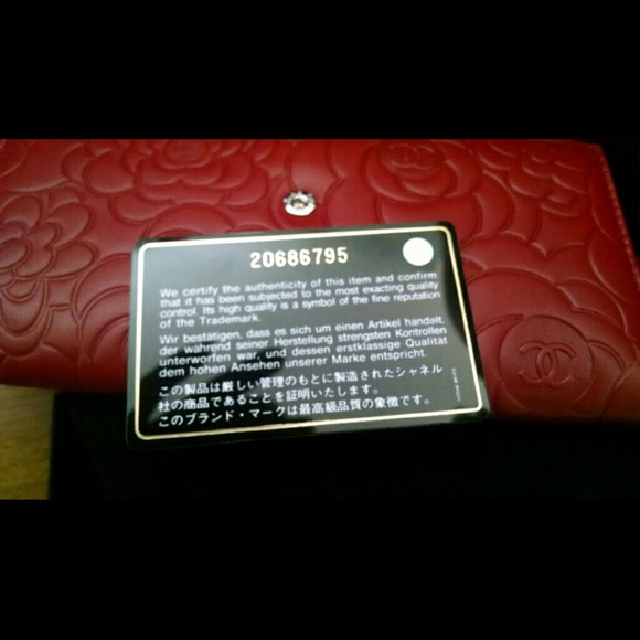 Authentic CHANEL Camellia Wallet - Picture 3 of 4