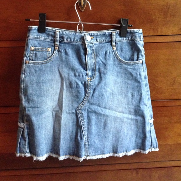 SOLD💙Marykate & Ashley Denim Skirt💙SOLD - Picture 1 of 4