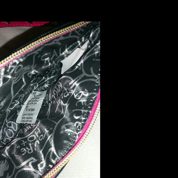 GIFTED Betsey Johnson wristlet - Picture 3 of 3