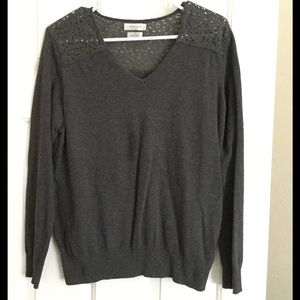 Van Heusen gray sweater (size L)