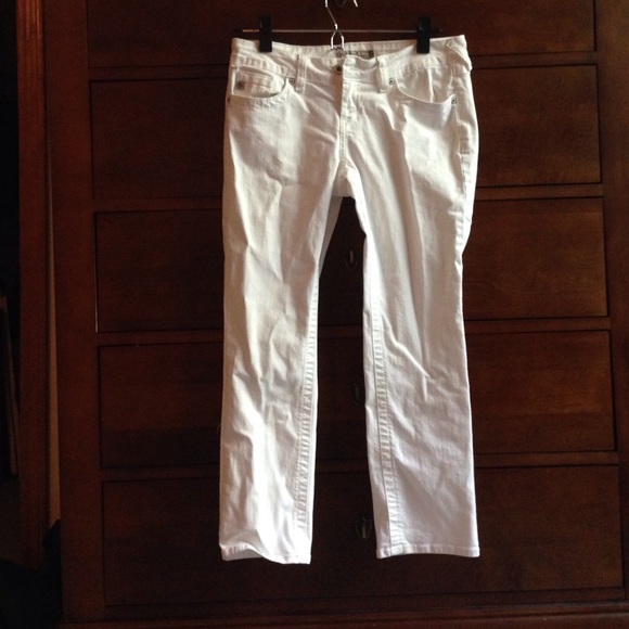 SOLD👖Just USA White Capris 5👖SOLD