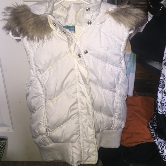 Women's Aeropostale large vest