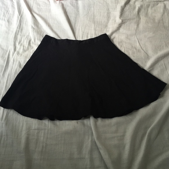 Black skater skirt