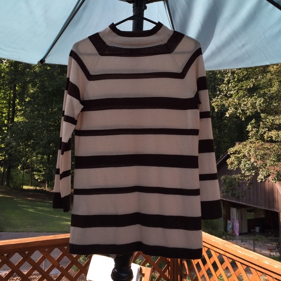 Beautiful cream and chocolate stripe top - Picture 2 of 3