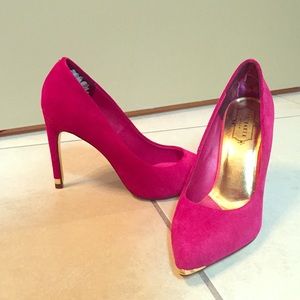 Ted baker pink sued heels