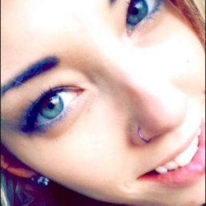 Meet your Posher, Alisha