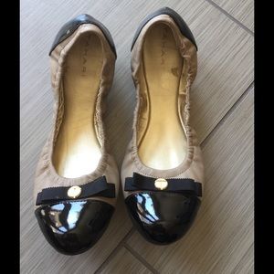 SOLD-TAHARI Gibson tan and black ballet flats