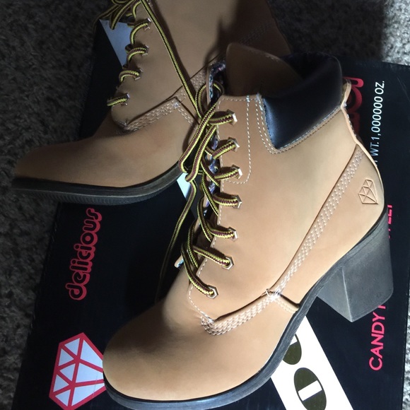 Boots - Picture 2 of 4