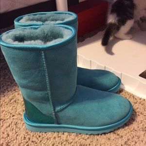 metallic blue Uggs