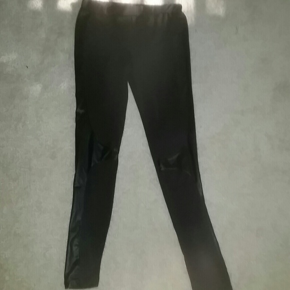 Black leggings