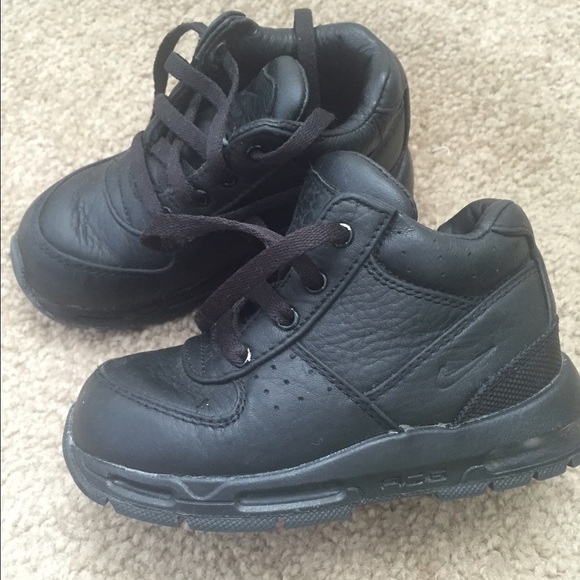 Toddler Nike boots ❌🚫 Sold