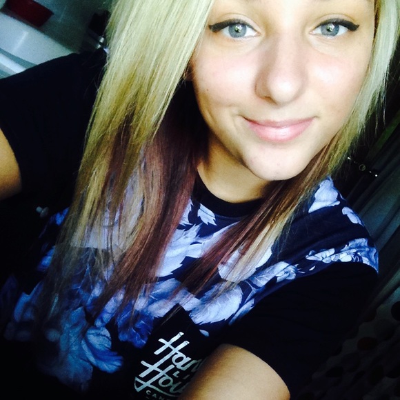 Meet your Posher, Ashley - Picture 1 of 1