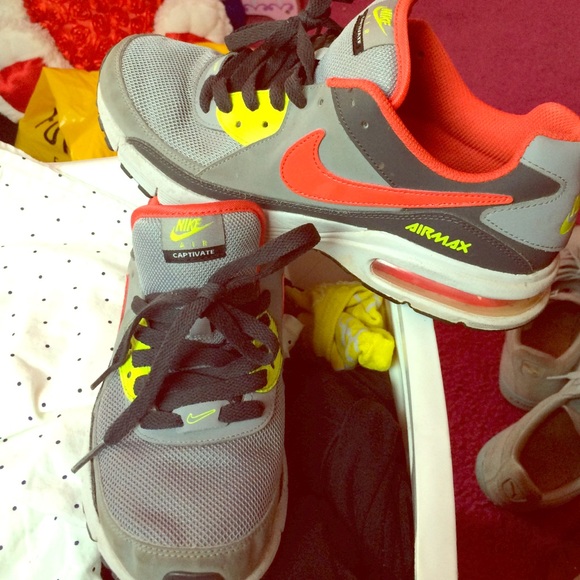 Shoes - Picture 1 of 2