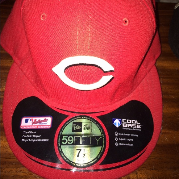 Men's fitted hat