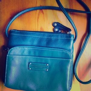💚 Tignanello Hunter Green Crossbody Bag NWOT 💚