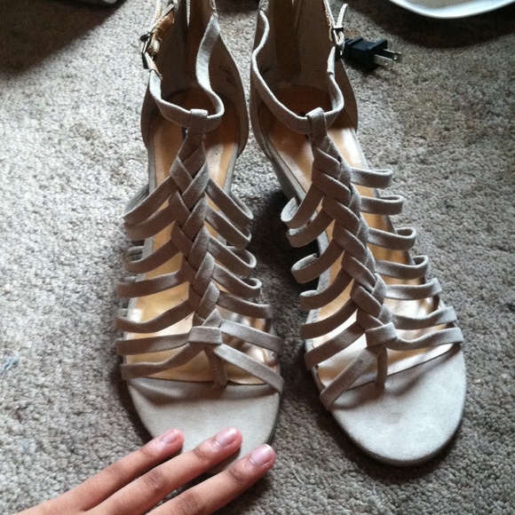Nude suede wedges! 😊