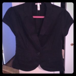 Black, short sleeve informal blazer.