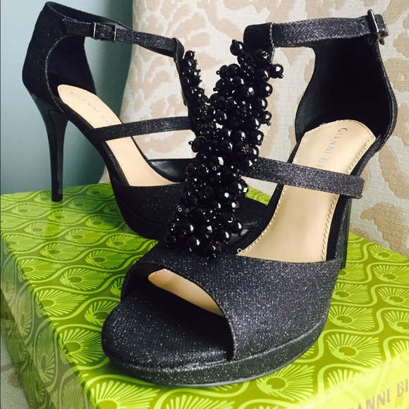 Size 8 - Gianni Bini Briella T Strap Heels