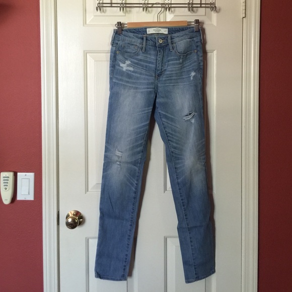 High waisted ripped jeans