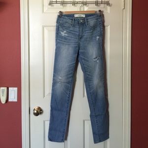 High waisted ripped jeans