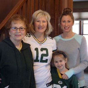 Meet your Posher, Holly