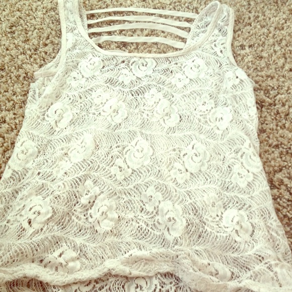 Maurice's floral tank - Picture 1 of 1