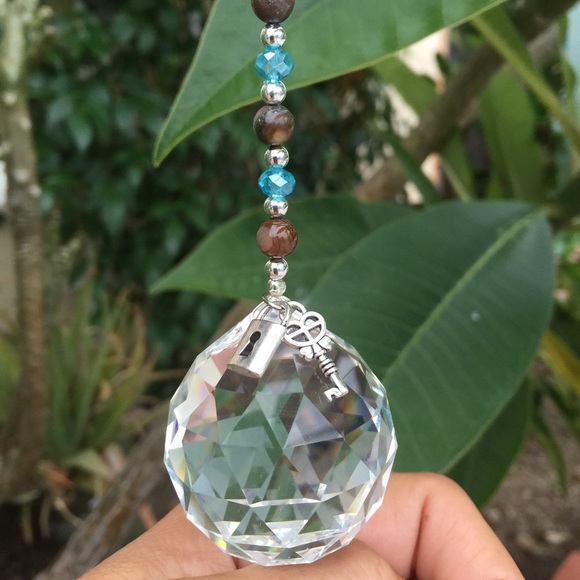 Crystal Hanging Suncatcher Rainbows - Picture 4 of 4