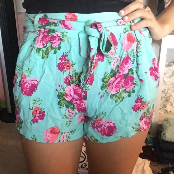 ❤️HOLD❤️ Charlotte Russe floral print shorts