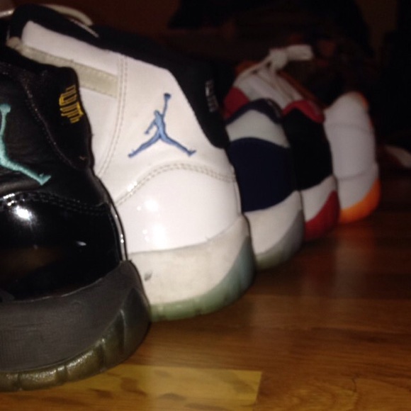 5 pair of Jordan 11's