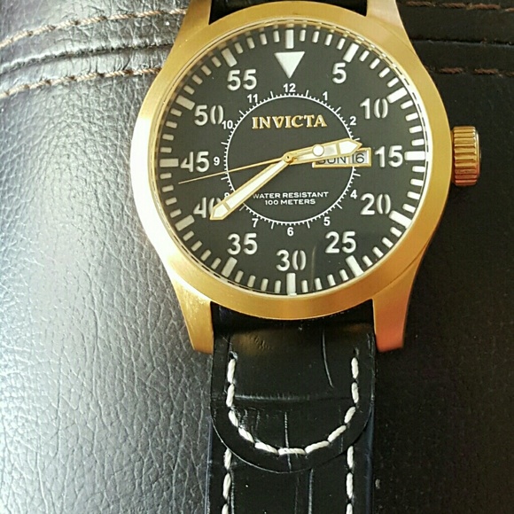 Men's  watch worn once hubby wanted silver tone