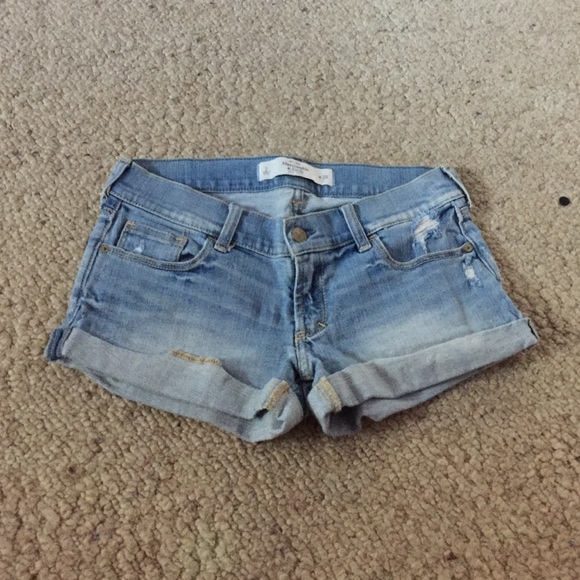 The cutest Jean shorts by Abercrombie