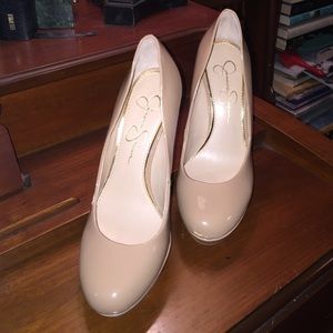 🗣PRICE DROP🗣Nude patent high heels