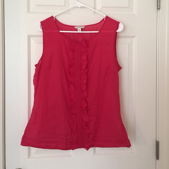 Banana Republic sleeveless top w/ ruffles. Size 12