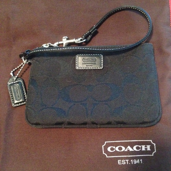 Coach Black Signature Fabric Wristlet - Picture 1 of 2
