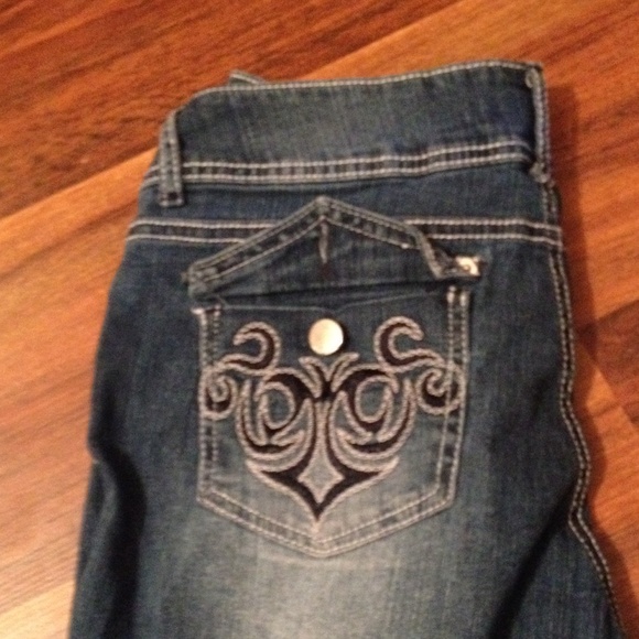 Capris - Picture 2 of 2