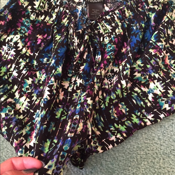 Shorts - Picture 3 of 3