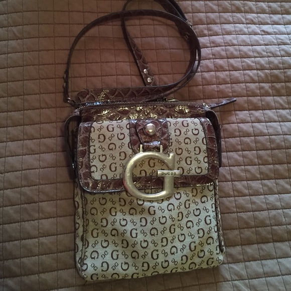Guess crossbody