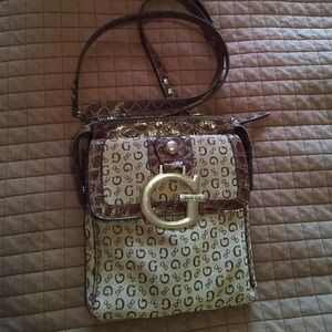 Guess crossbody