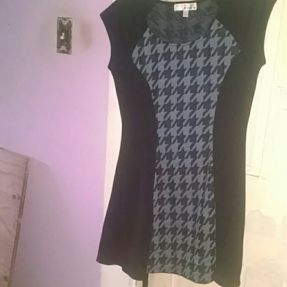 Black and grey printed skater dress