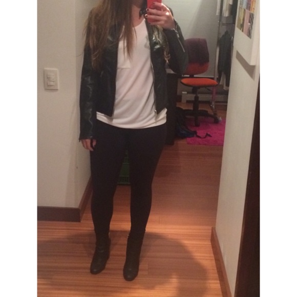 Express White Crew Neck with Zipper Detail - Picture 4 of 4