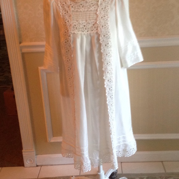 Bcbg Maxazria 100%silk dress " SOLD" - Picture 4 of 4