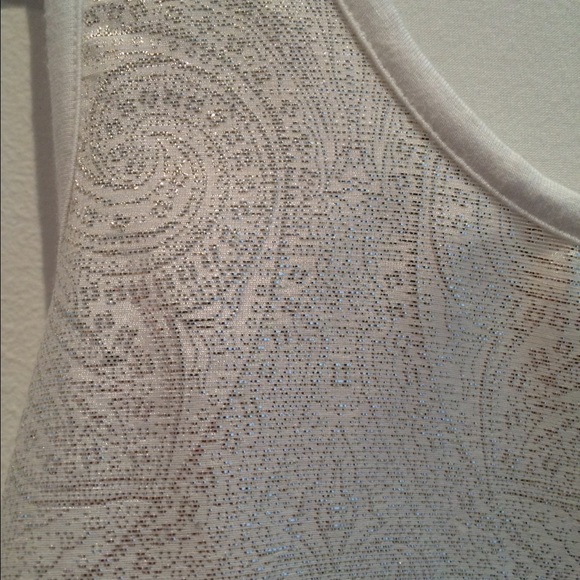 Cream Tank with Silver Pattern - Picture 2 of 2