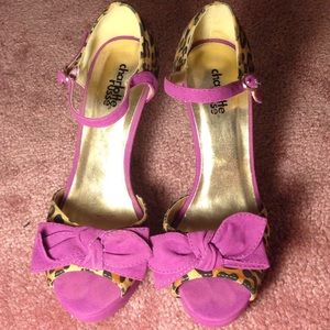 Purple Leopard/Cheetah Print Bow HOT Heels!